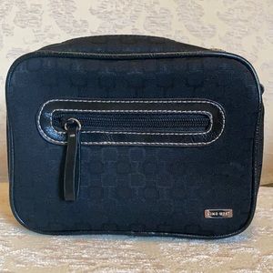 NWOT. Nine West black jacquard shoulder purse.